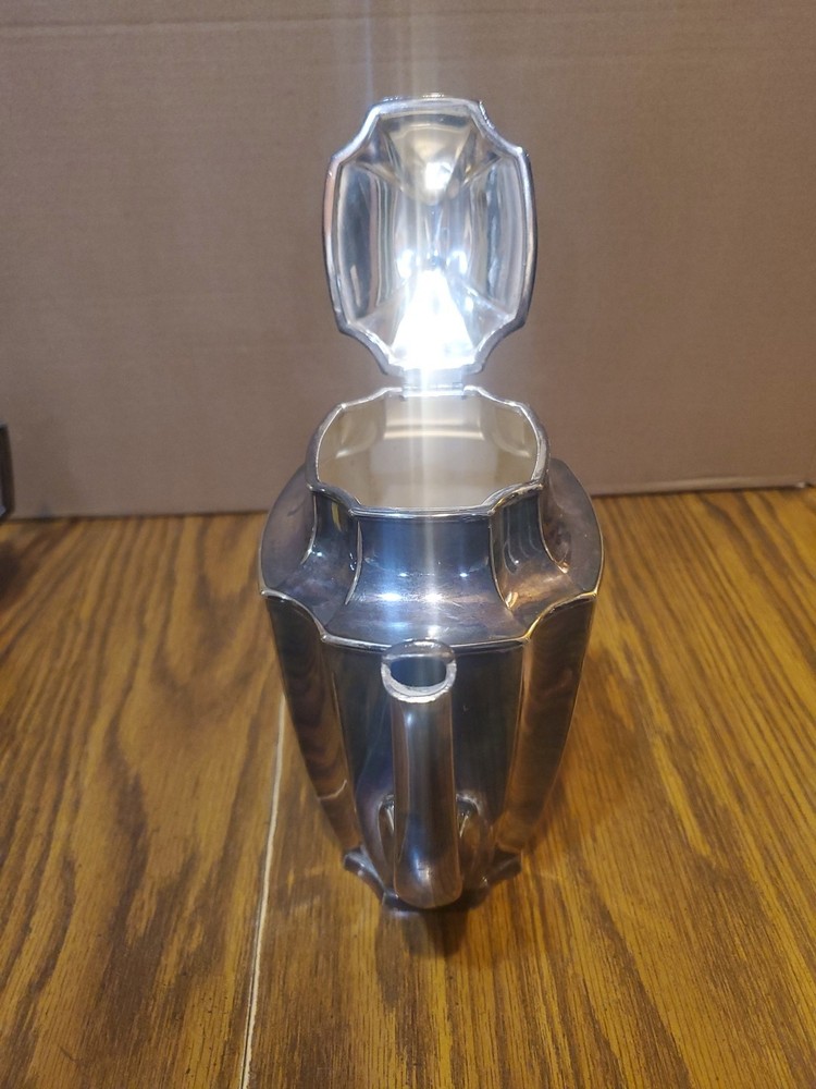 1847 Rogers Bros Tea Set Three-Piece Silver Plate 'Ancestral' Pattern