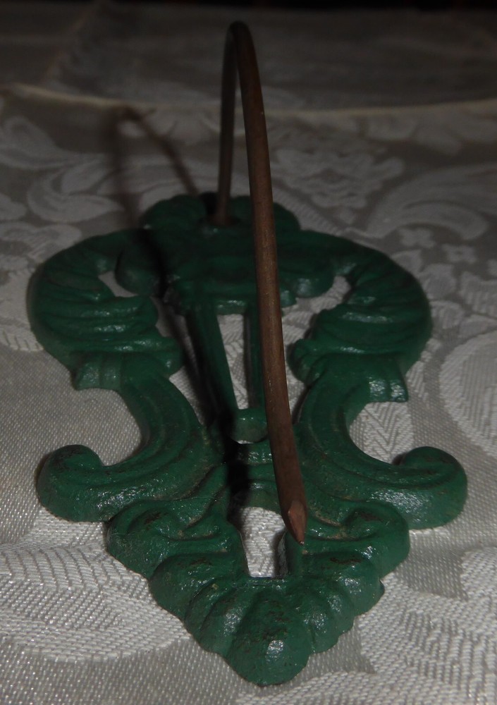 Vintage Wall Hook with Scroll Design