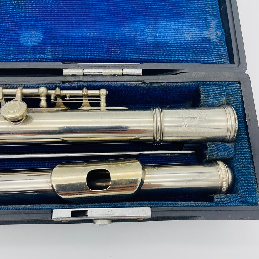 YAMAHA YFL-23 Flute Second hand NICKEL SILVER INSTRUMENT with case From JAPAN