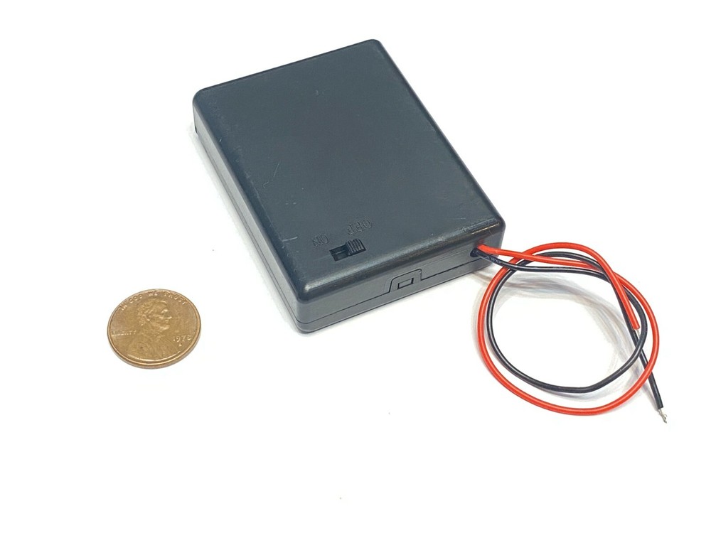 1 Piece - 4 AAA Cell Enclosed Battery Holder Lid Cover ON/OFF Switch E1