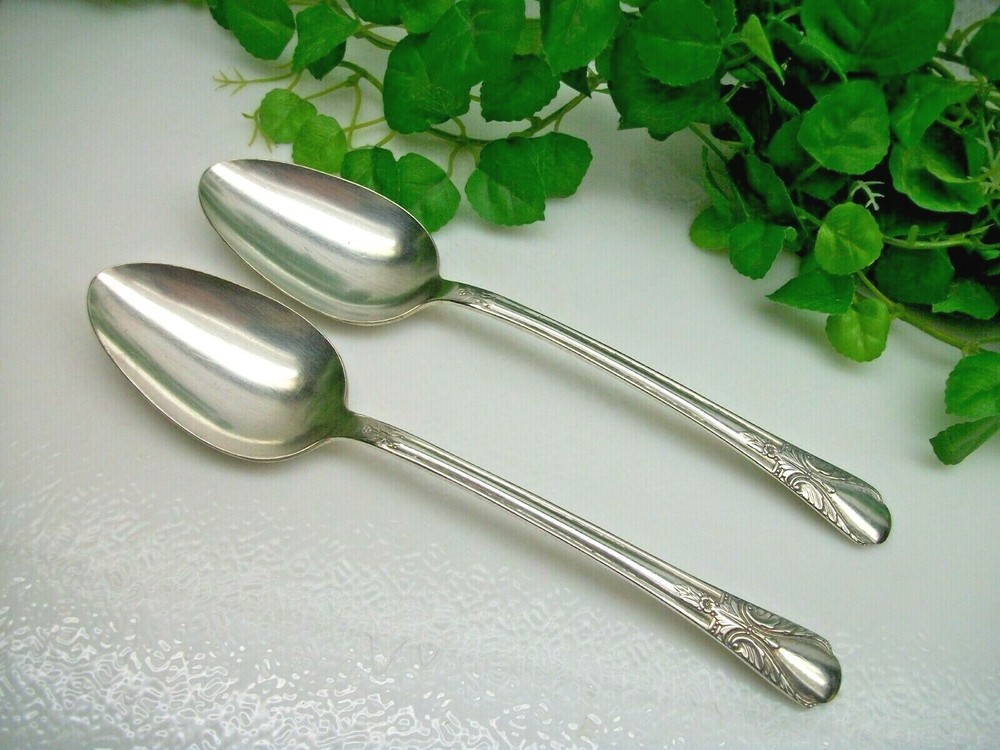 2 International Rogers AVALON Cabin Silverplate Solid Serving Spoons 1940