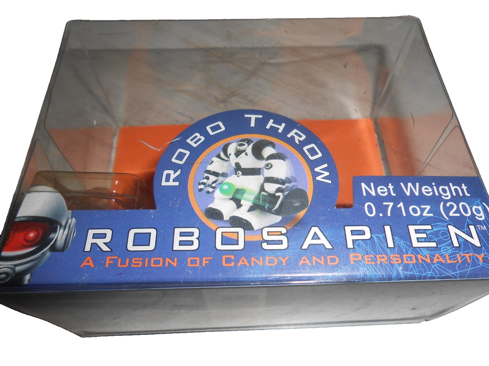 2005 WowWee Robosapien Robo Throw Plastic Candy Throwing Robot-No Candy