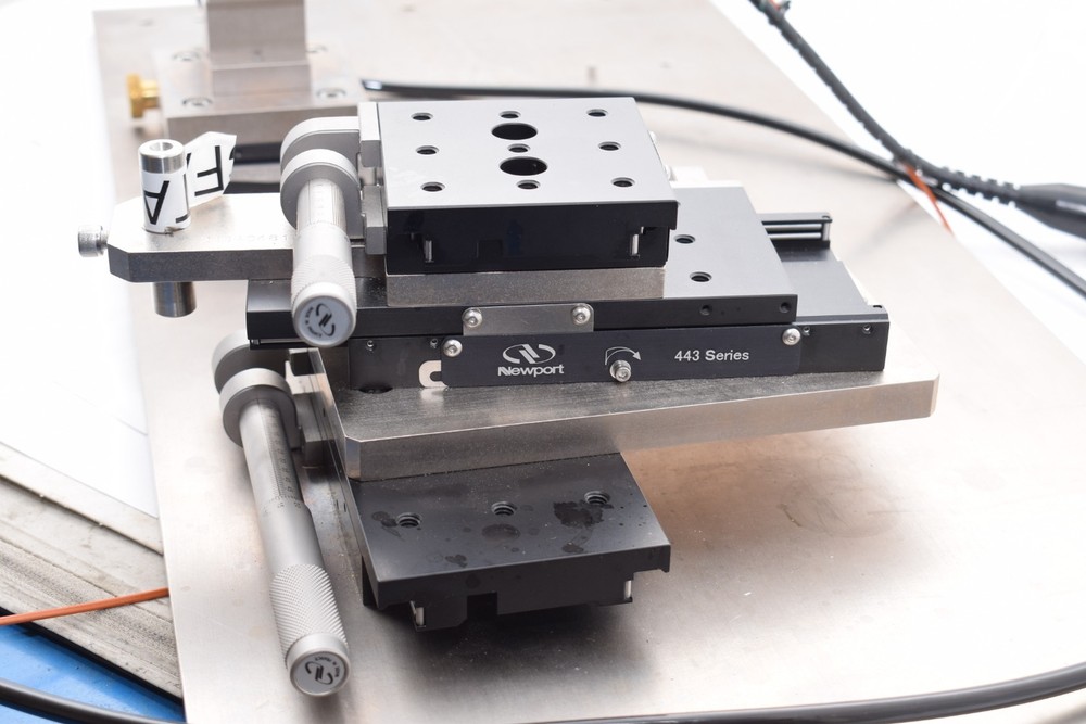 NRC 423 LINEAR TRANSLATION 443 Stage With Base Plate Positioner