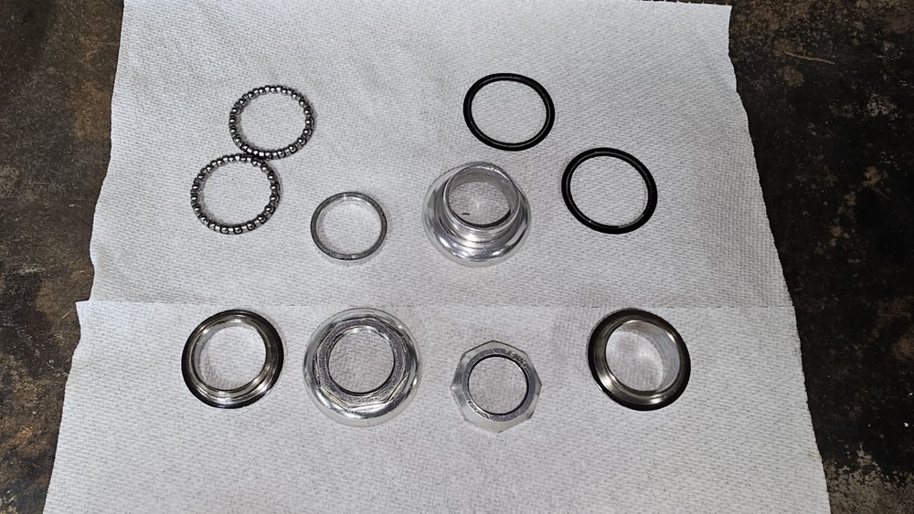 Tange 1” threaded headset Good Functional Condition