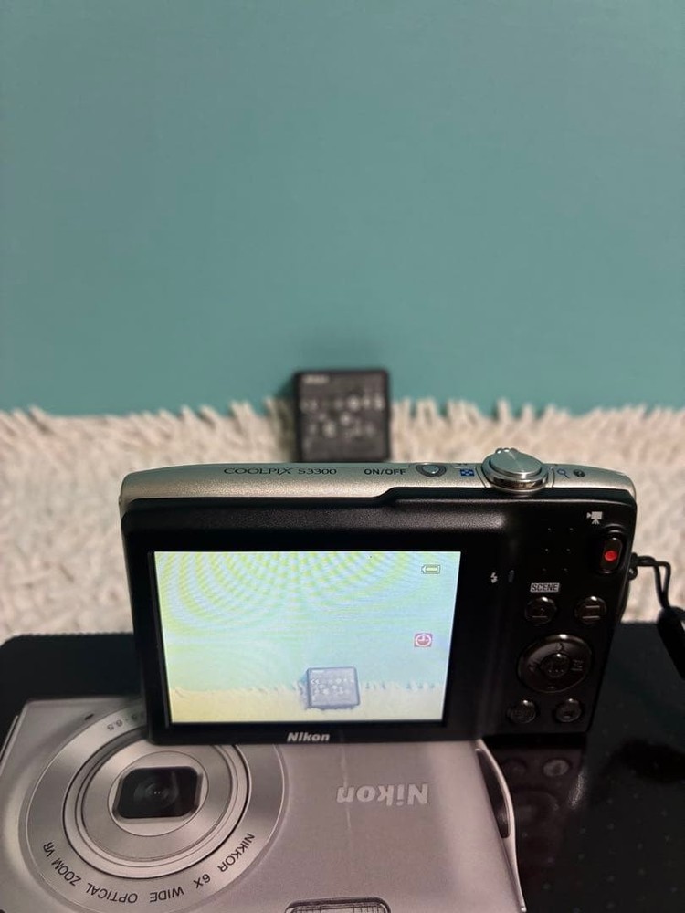 Nikon COOLPIX S3300 Silver Compact Digital Camera Tested with Accessories