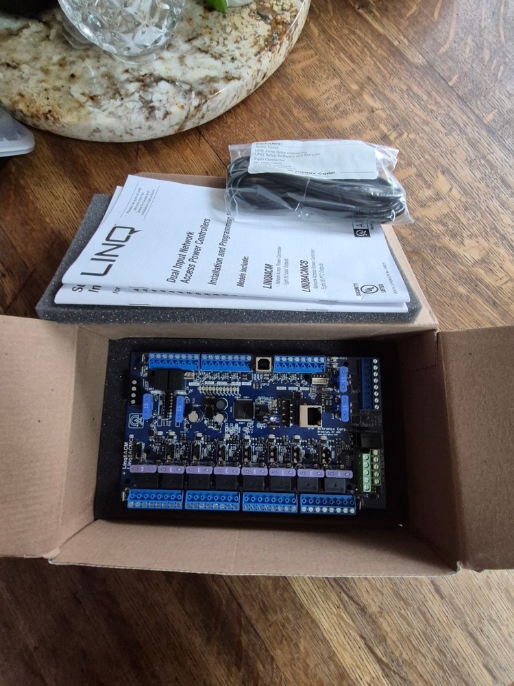 LINQ Dual Input Network Access Power Controller LINQ8ACMCB