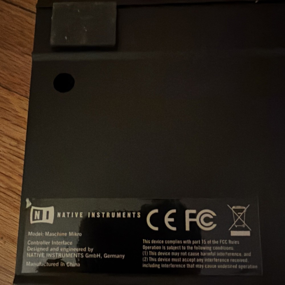 Native Instruments Maschine Mikro Pad Controller MIDI Controller 16-Key