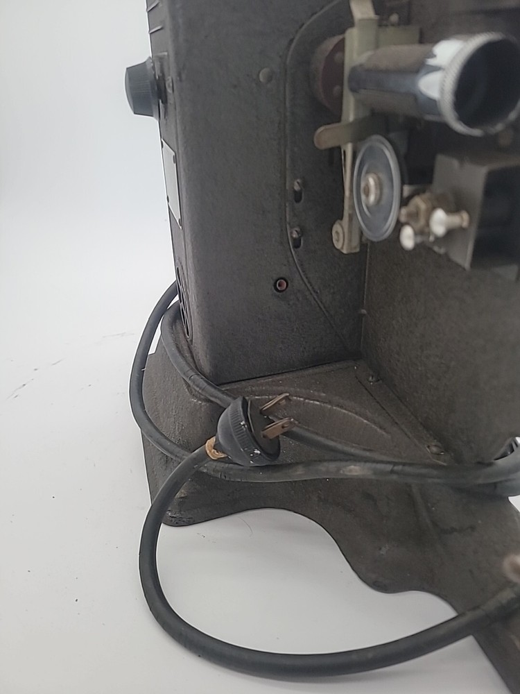 Vintage Keystone Model D-8 8MM Projector