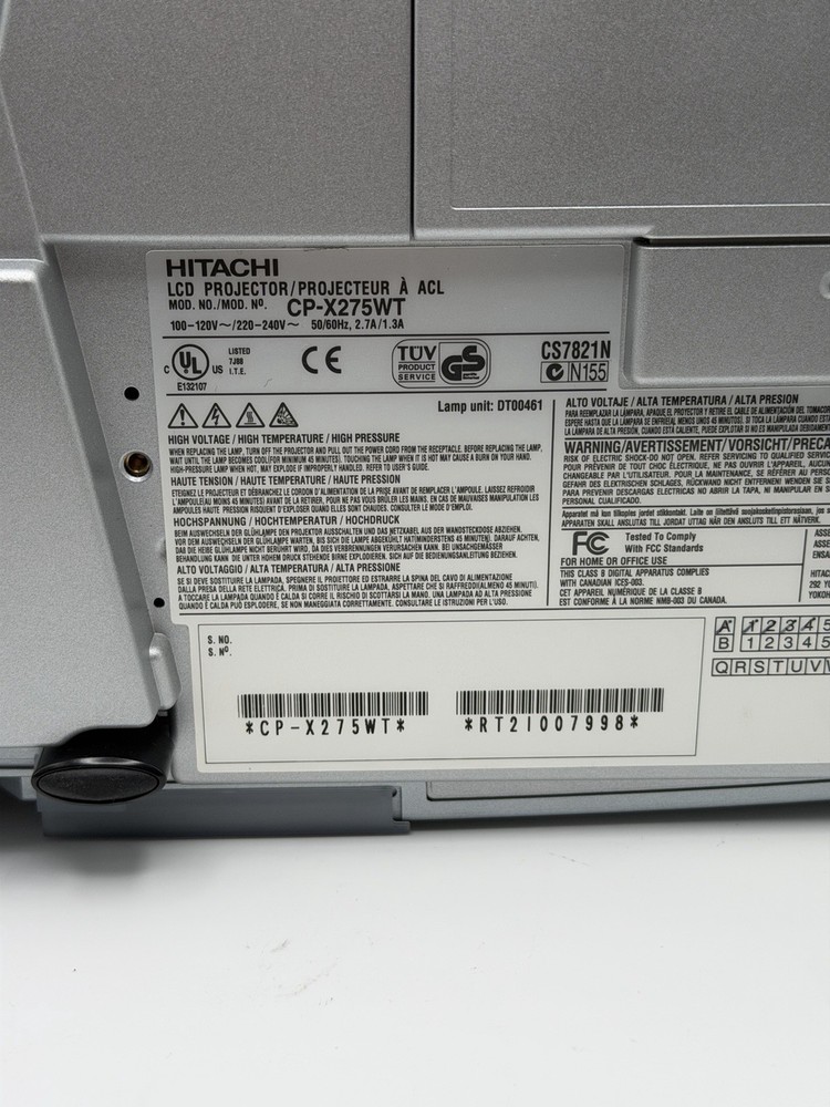 Hitachi CP-X275 LCD Projector