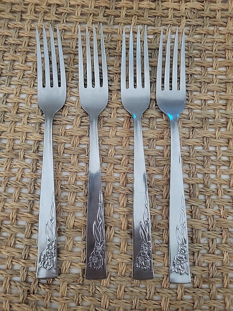 4 Oneida COBBLESTONE Stainless Dinner Forks