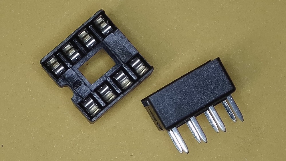 Quantity 5 - DIP-8 IC Socket Solder Type Double Row 8-PIN DIP (DIP8) Chip - New