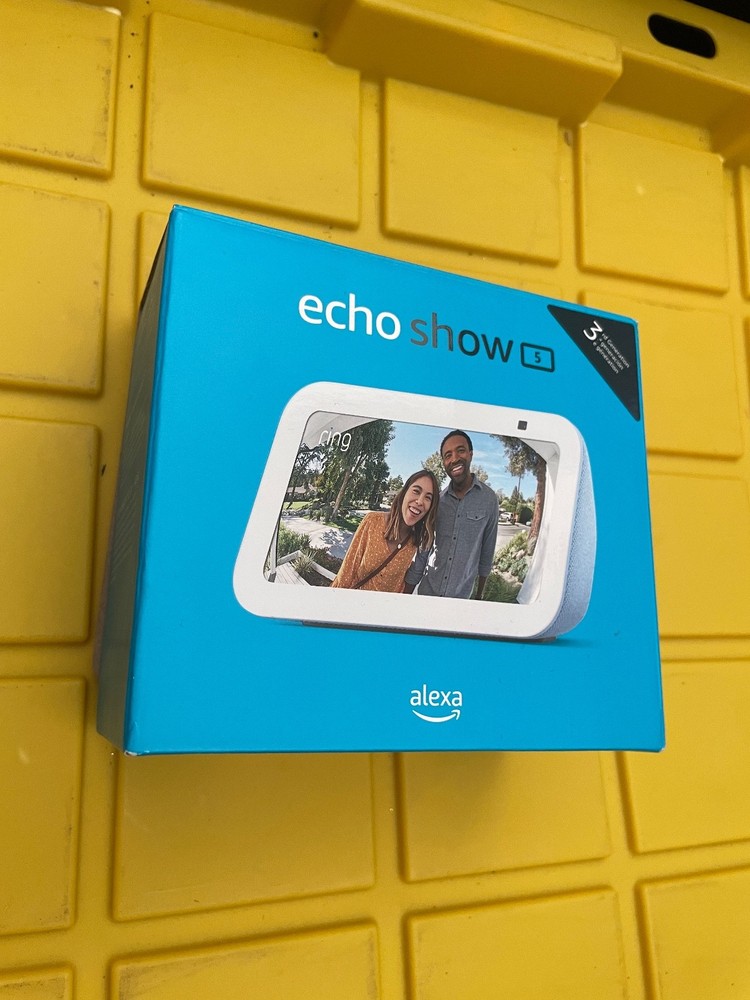 Amazon echo show 5 3rd gen cracked screen smart display charcoal gray speaker