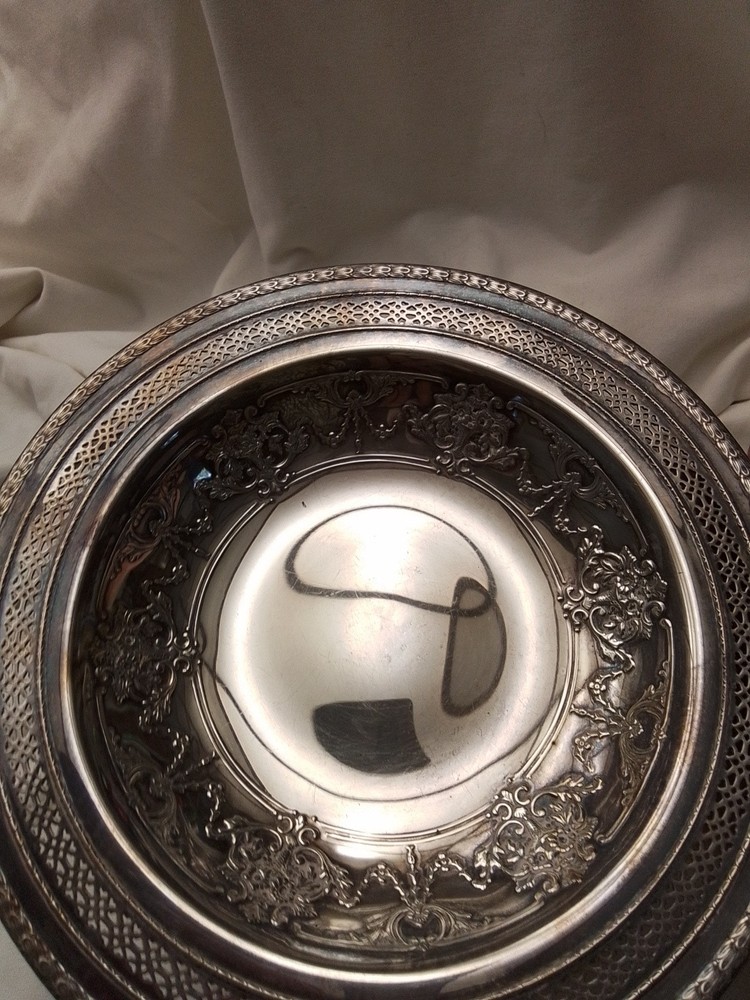 Vintage International Silver Co Silverplated 8" Bowl With Pierced Rim