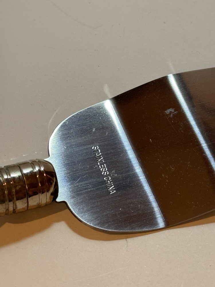 D'Lusso Cake Server with glass handle, in Gift Box