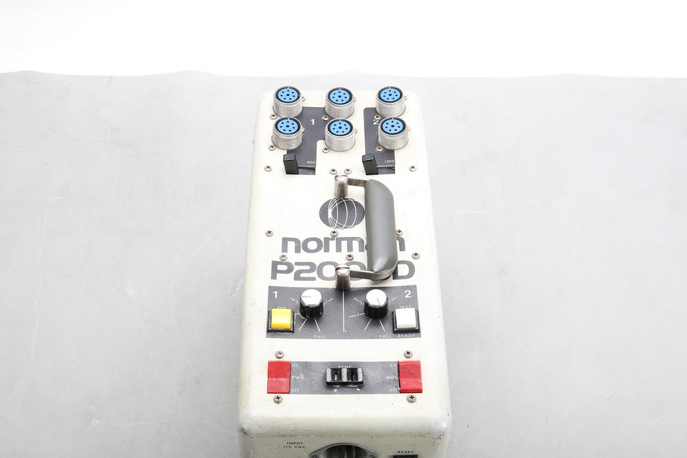 Norman P2000D Professional Strobe Lighting Power Pack - Fair Condition