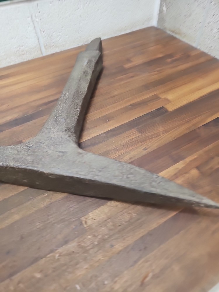 C5- Antique 30lb Stake Anvil Blacksmith