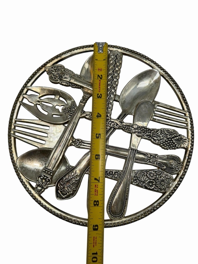 Vintage Wall Hanging Silver Art Co. Silver Plated Flatware Hot Plate Trivet 9”