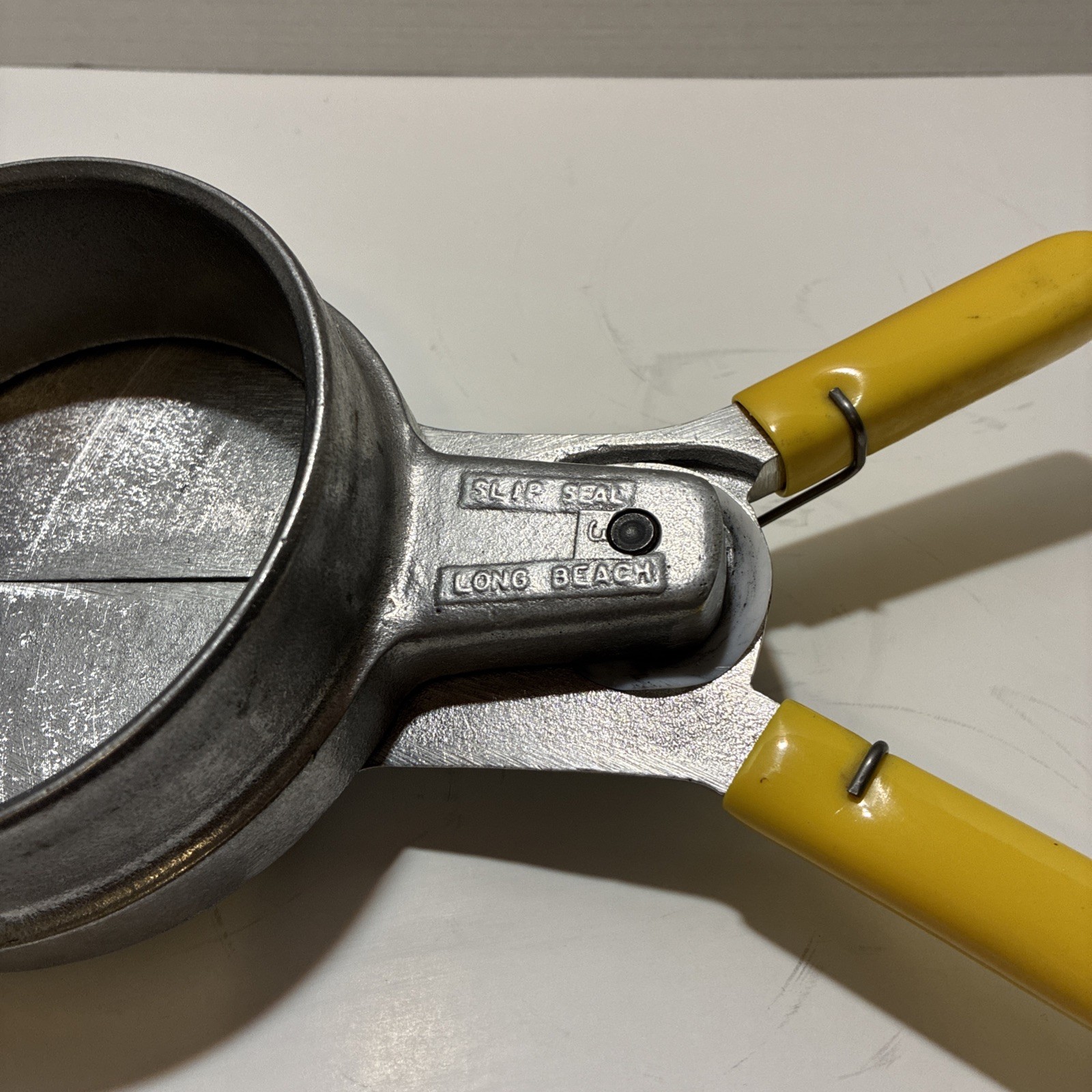 The Slip Seal Co. Long Beach CA Packing Peanut Dispenser Valve USED