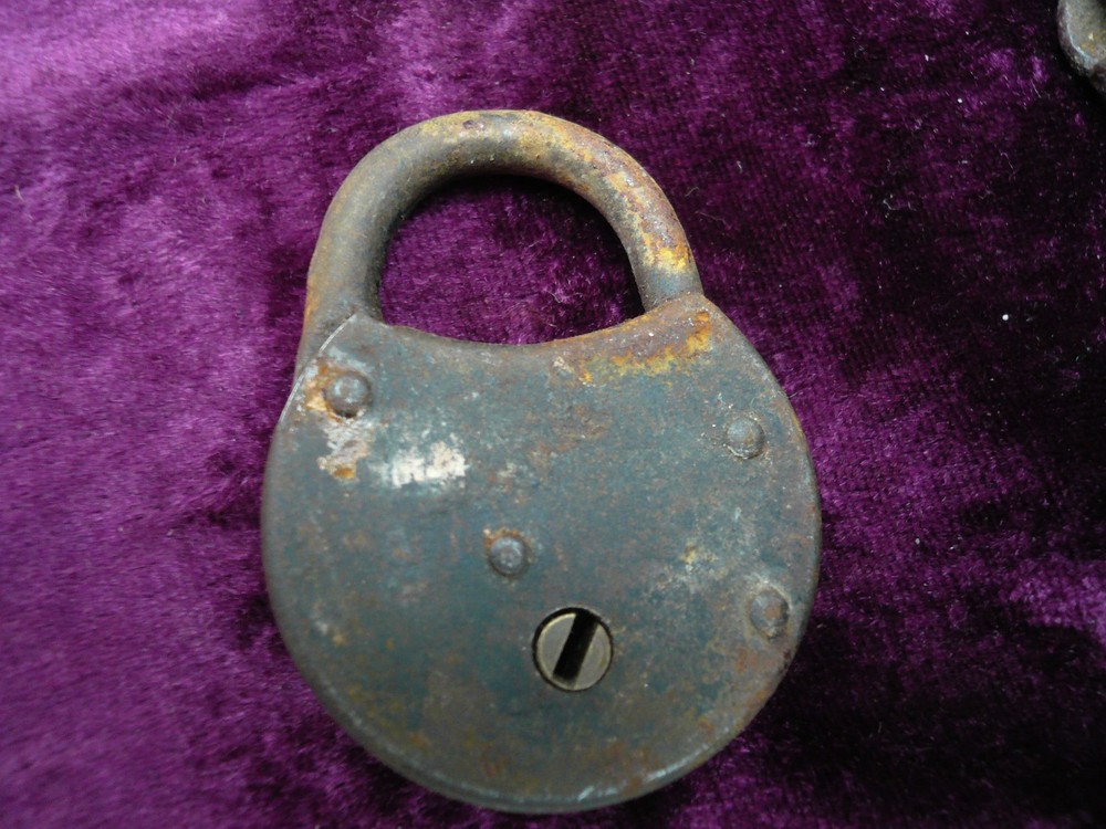3 Vintage padlocks without keys (Box71)