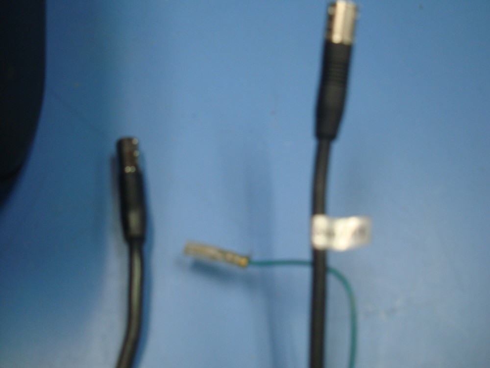 HEADREST DVD SCREEN FOR MUTLIPLE CARS
