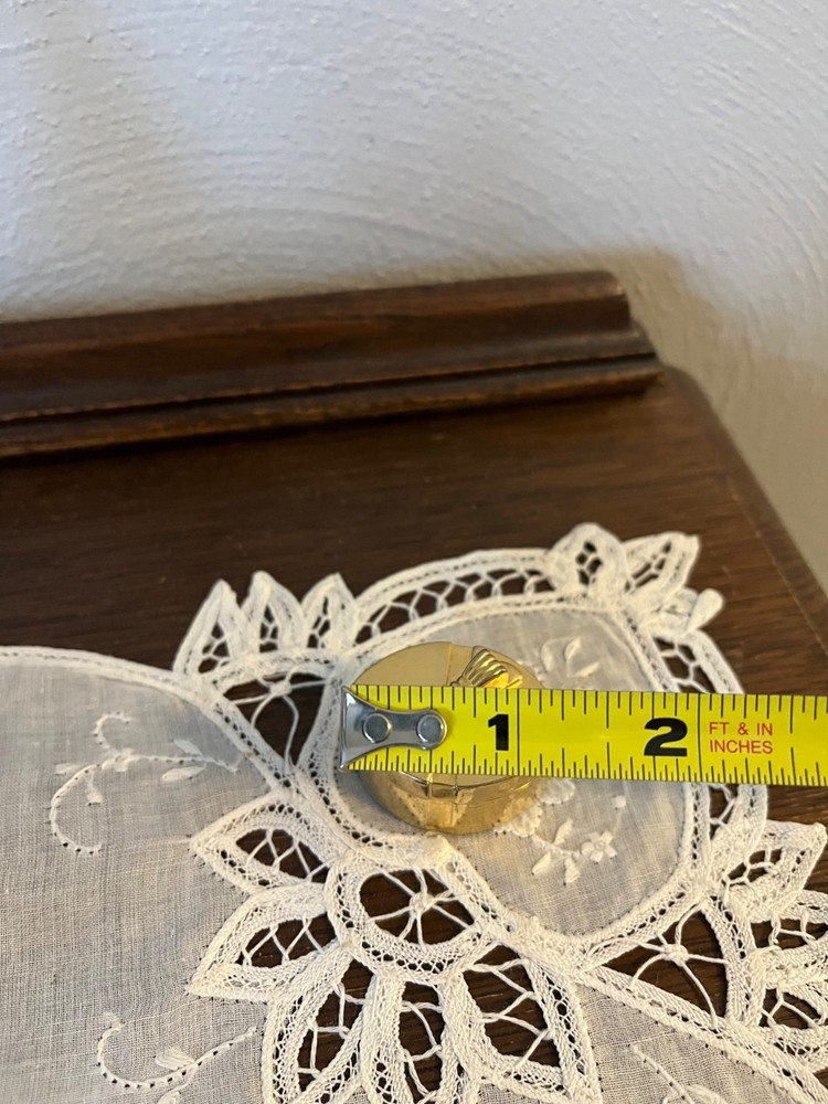 Miniature Clock Shaped Like A Present