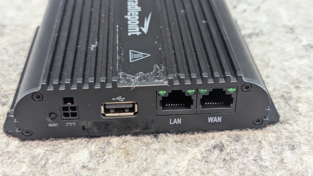 CradlePoint IBR650B-LP4 4G LTE w/ 3G Fallback Router - Untested