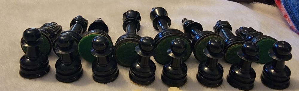 Vintage E.S. LOWE CHESS SET ONLY - Complete Set Without Board Case or Any Papers