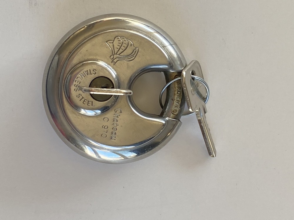 Used Disc padLock C970 Chateau Security Round Disk Lock silver pad 2 keys