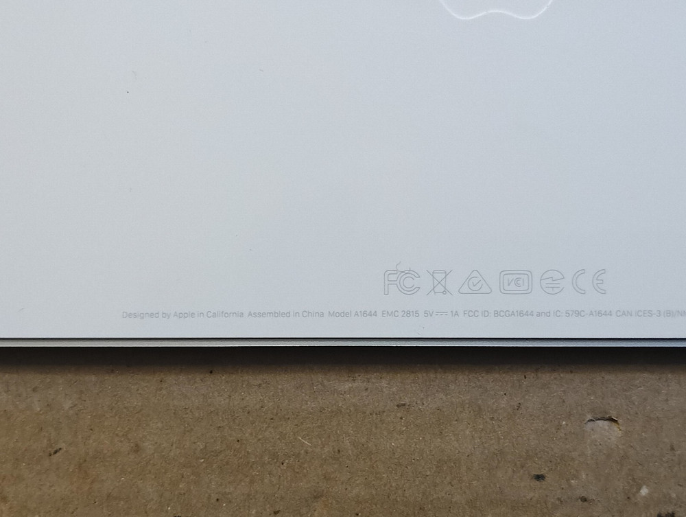 APPLE A1644 Magic Keyboard with A1657 Magic Mouse 2, USB Lightning Cable