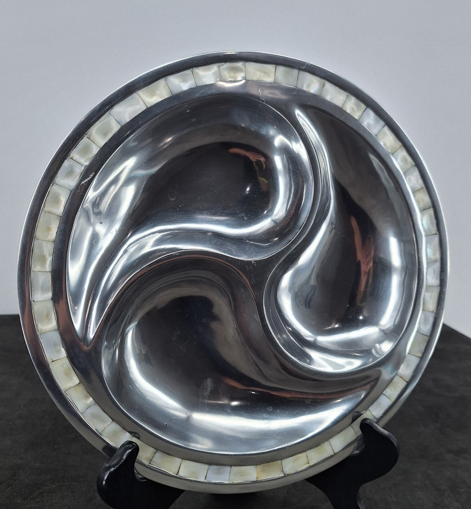 Towle Silversmith 12" Divided Bowl Mother of Pearl inlaid edge Made in India