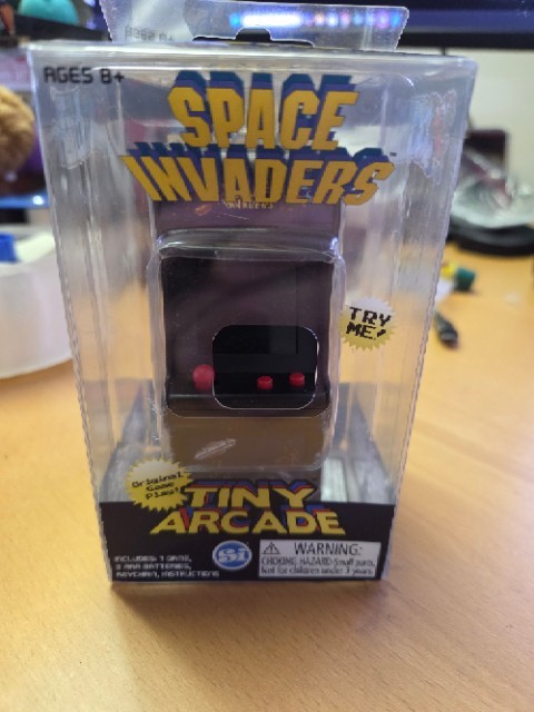 2017 Worlds Smallest Tiny Arcade Space Invaders Miniature Game WORKS