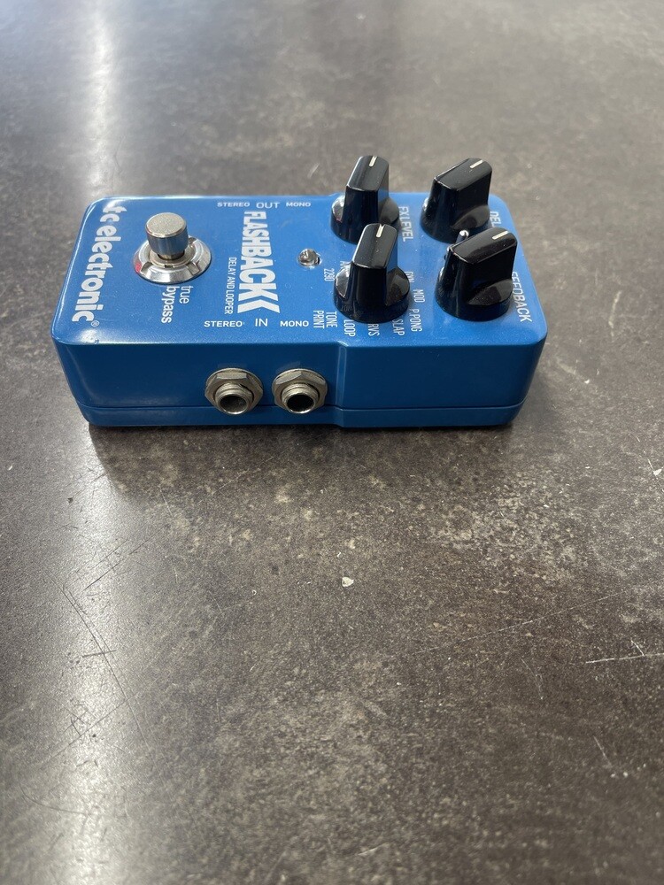 TC ELECTRONIC FLAHBACK DELAY AND LOOPER