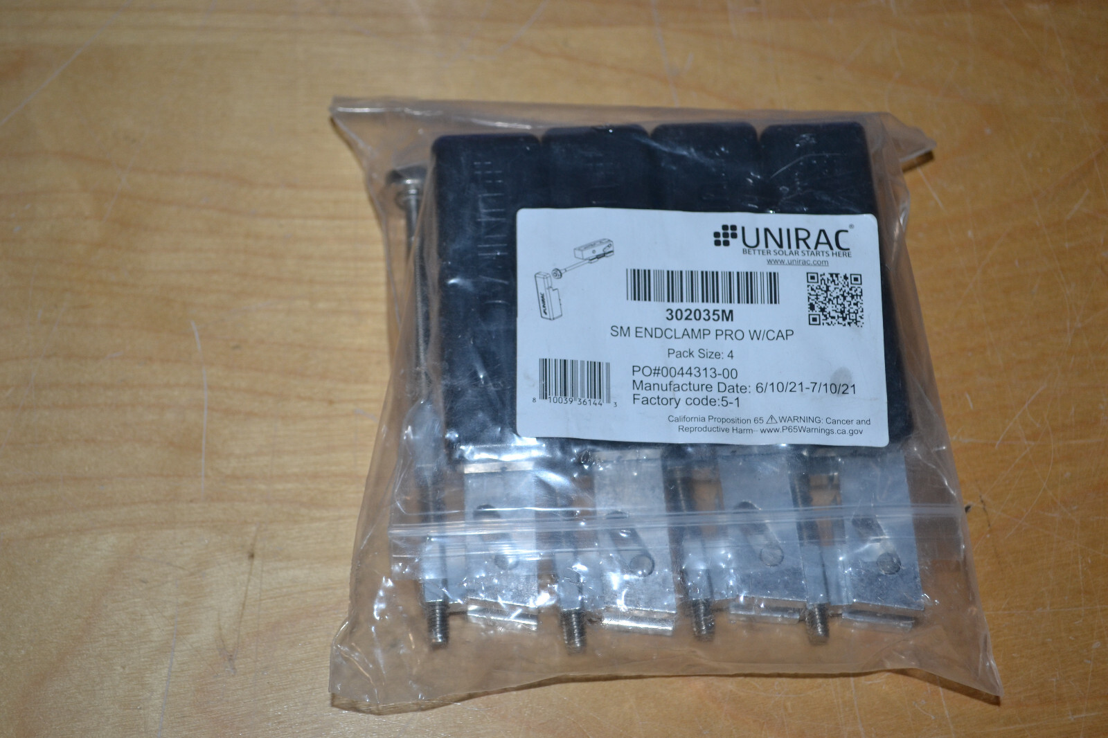 Unirac 302035M Pro Series Small End Clamp with End Cap - 1 pack of 4 pcs ~ N