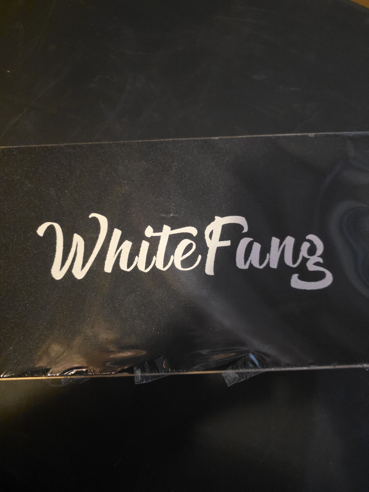 WhiteFang Skateboards, Complete Skateboard 31 x 7.88, 7 Layer Canadian Maple