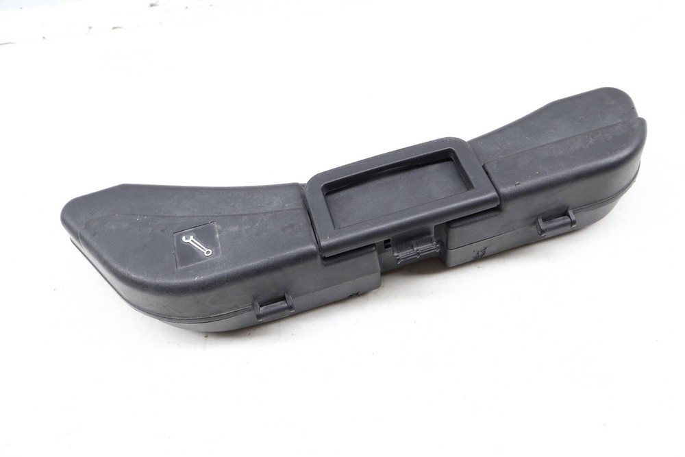 2002-2009 AUDI A4 QUATTRO - TOOL KIT 8E0012111A