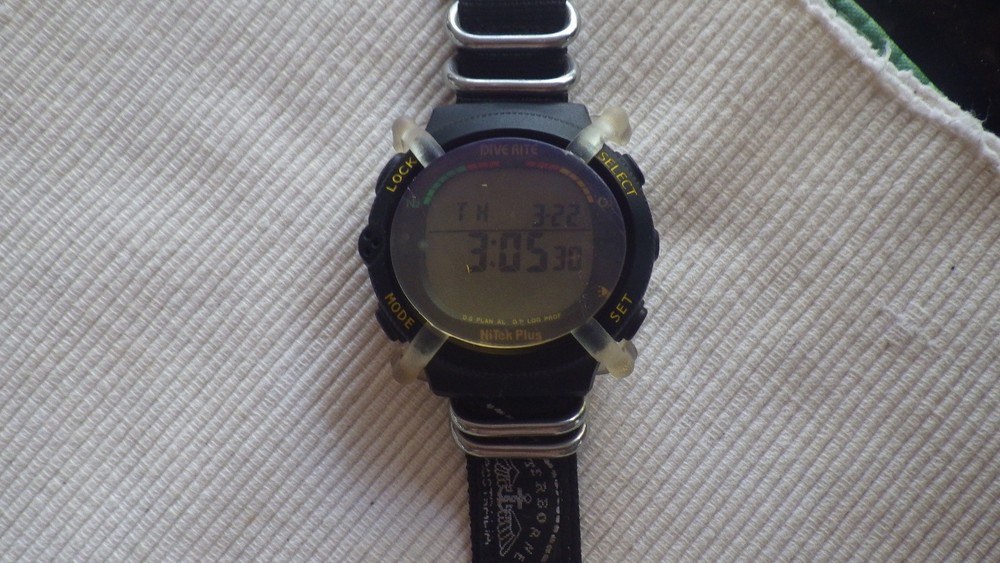 DiveRite NiTek C Dive Watch Computer with Magnifyer Protector