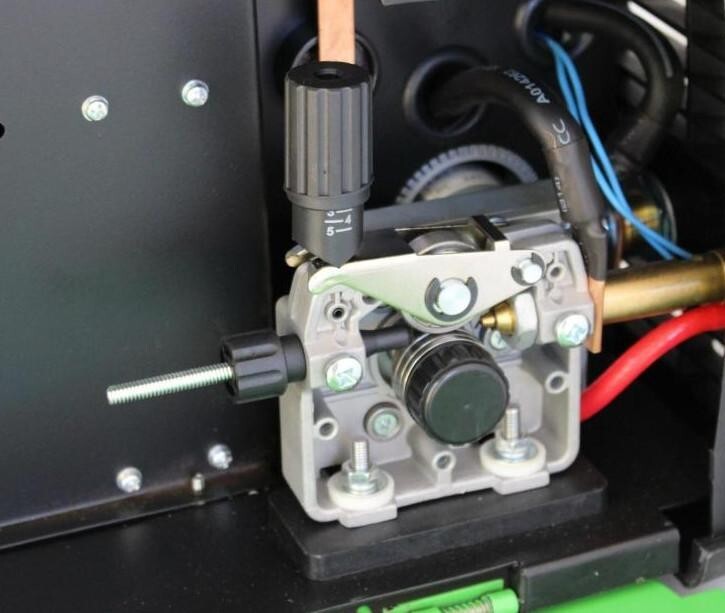 Everlast THUNDER 215 MIG DC TIG STICK 200 amp Multi-Process 110/220 Dual Volt