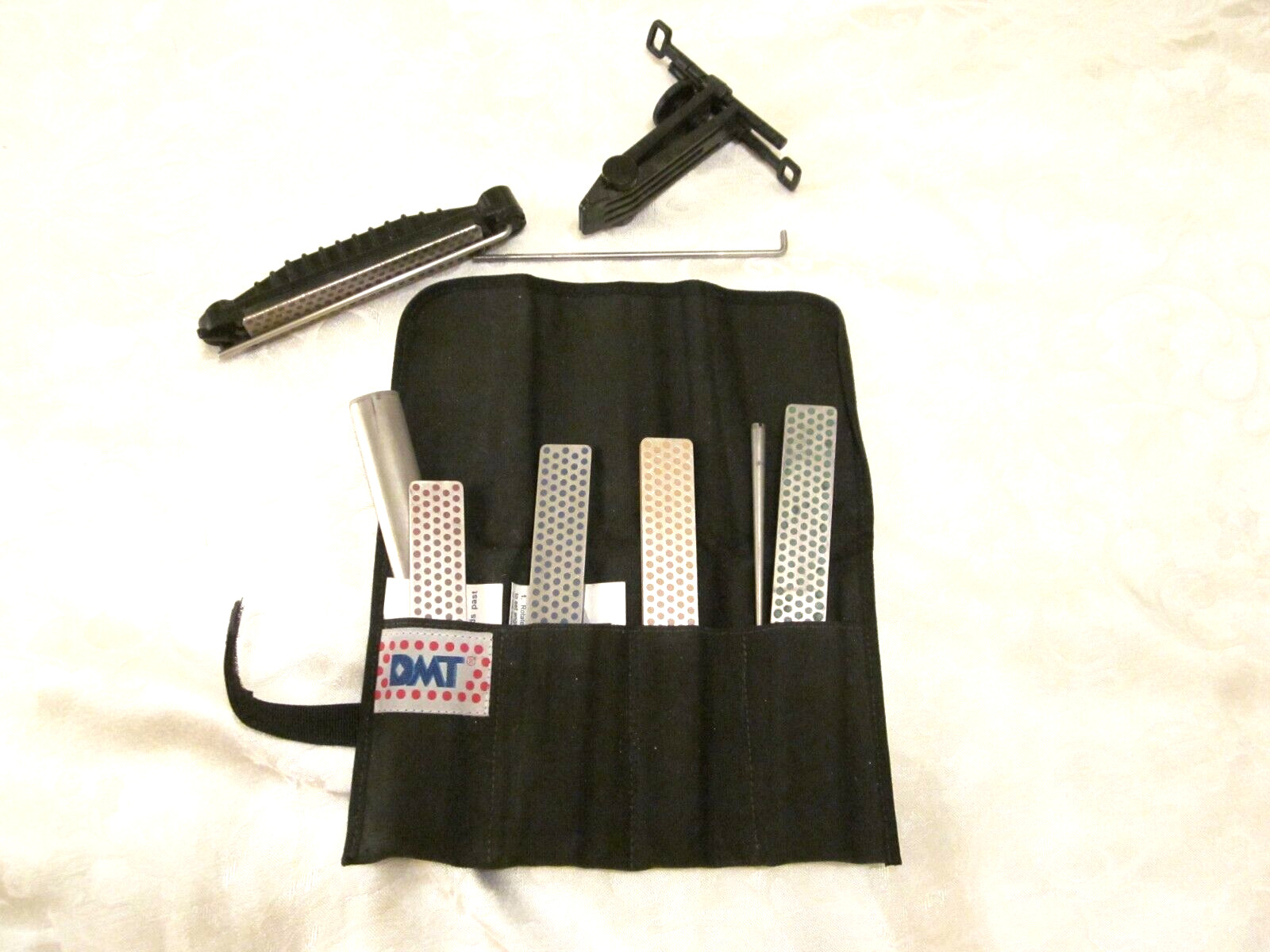 DMT Diafold Magna-Guide Sharpening System and 5 Stones