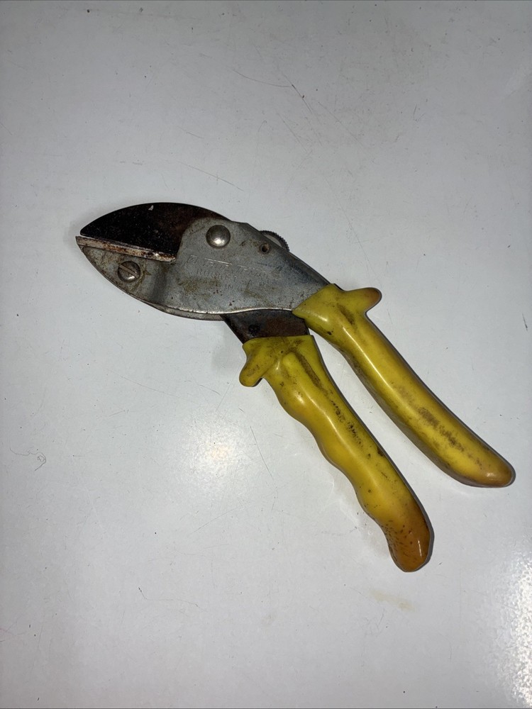 True Temper USA ROCKET A35 Pruning Shears Pruner Cutter Garden Tool Locking