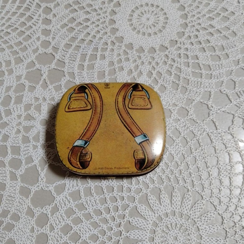 Retro Goofy and Pluto rare tin can accessory case