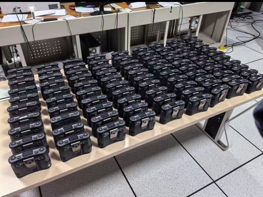 Clear-Com FSII-BASE Freespeak II 20BP Digital Wireless ,Only shipping fee link.