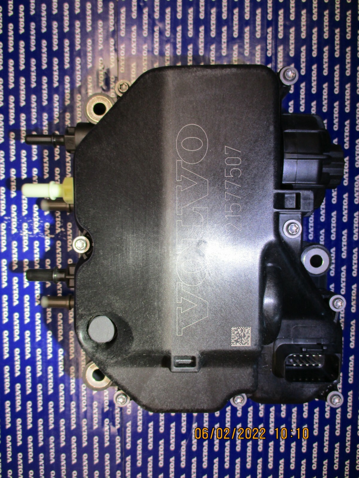 Genuine OEM Volvo Mack def pump 12 volts 23753850 23753845