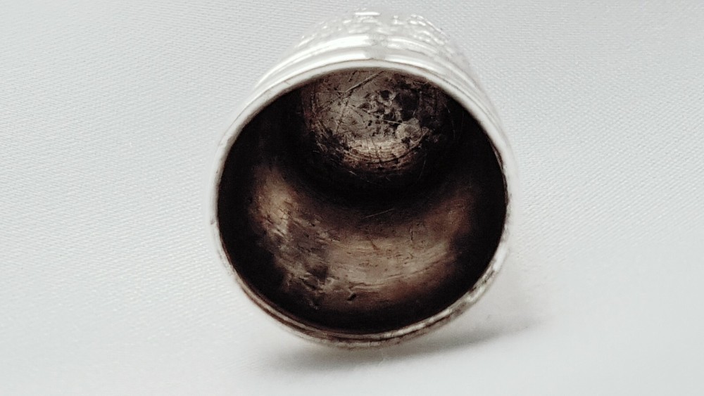 Silver THIMBLE ~ Charles Horner Rd 210799 PAT ~ Shell Pattern ~ Size 6