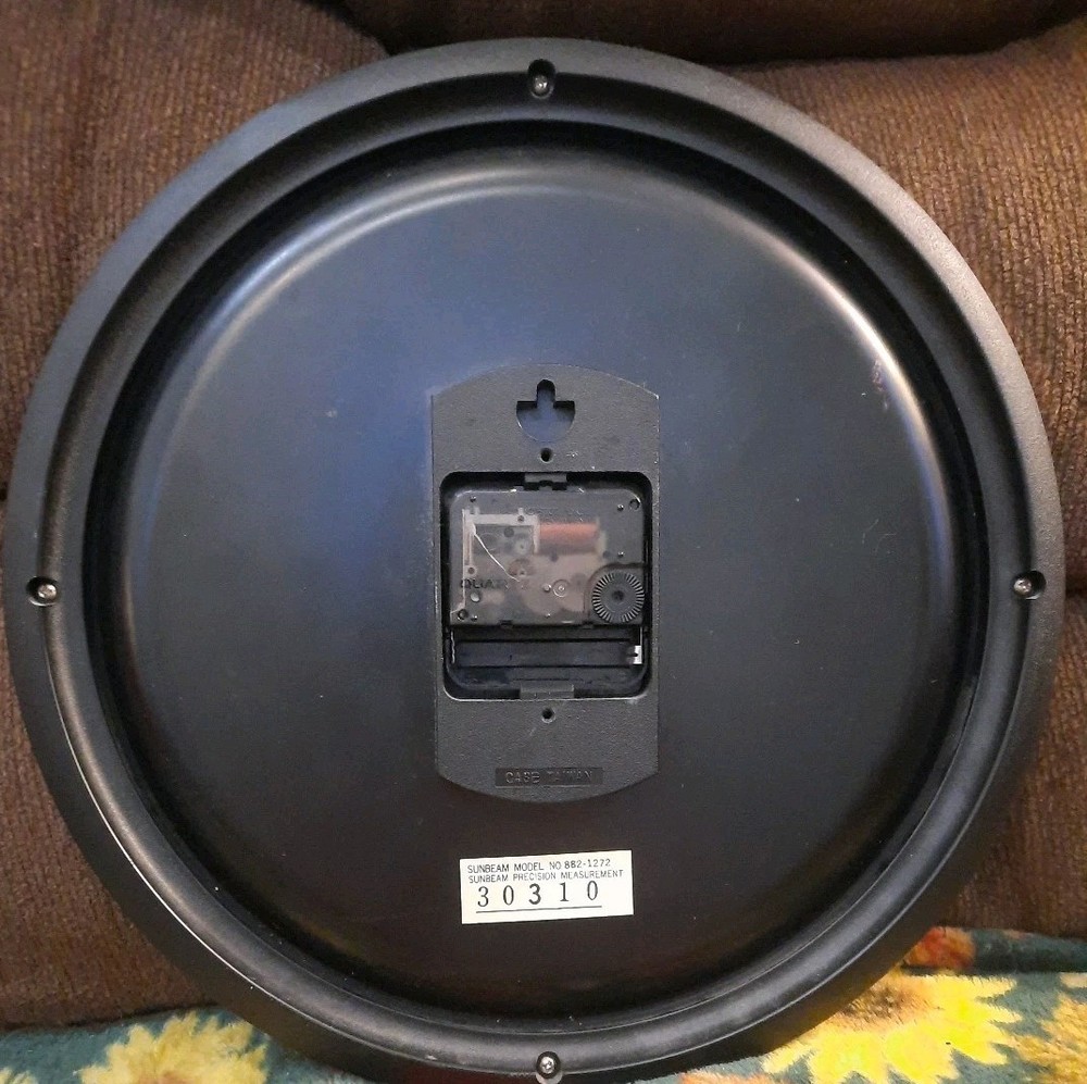 Vintage Sunbeam Quartz wall clock tested working (LC3)