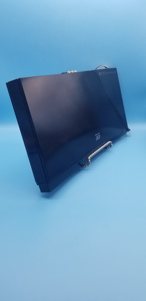 Samsung Blue Ray 3D player BD-D6100C  with remote
