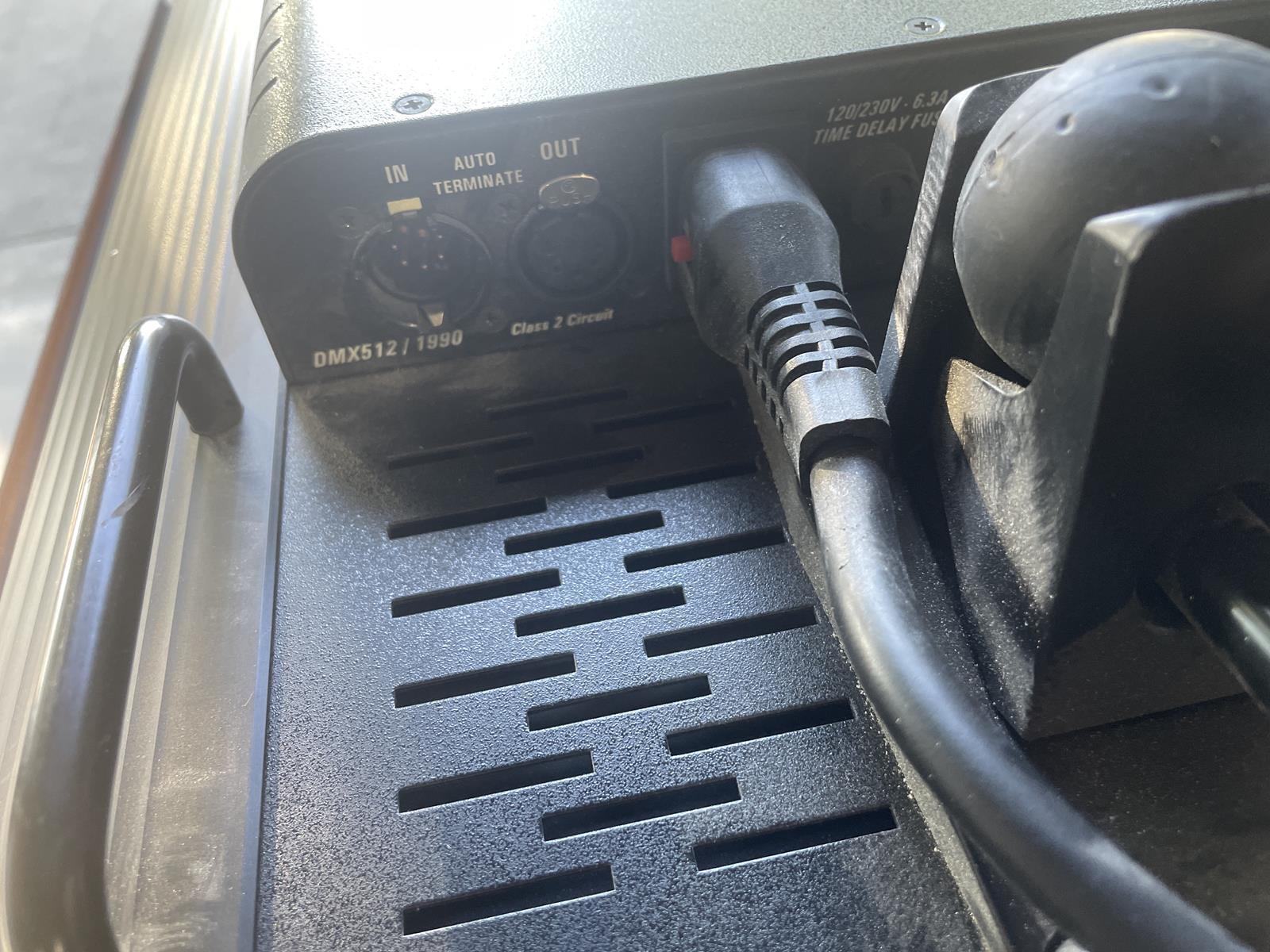 KINO FLO CELEB 400 CEL-400C-120U PROFESSIONAL FILM LIGHT