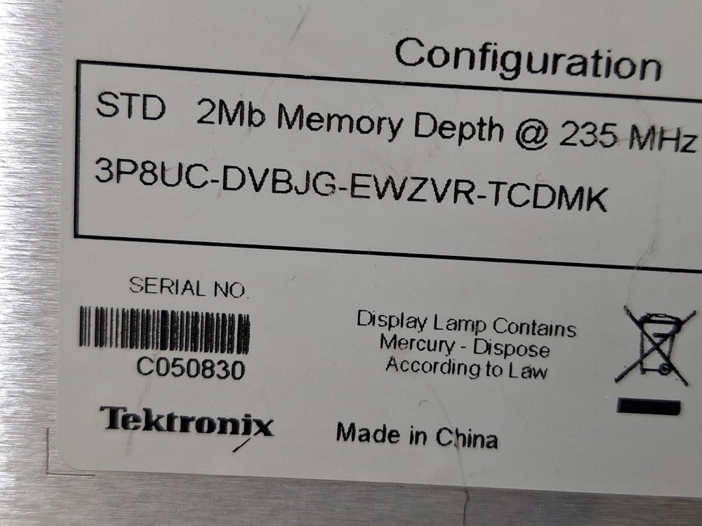 Tektronix TLA5204B : Logic Analyzer (0830)