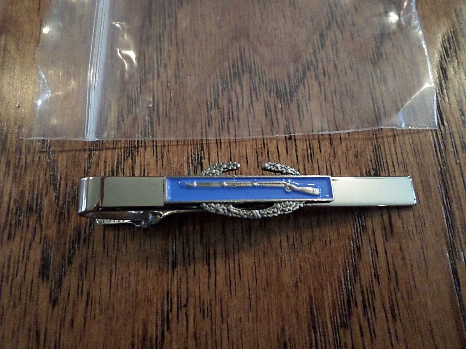 U.S MILITARY ARMY CIB BADGE TIE BAR TIE TAC COMBAT INFANTRY BADGE U.S.A MADE