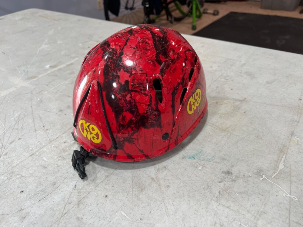 Kong climbing helmet-Red
