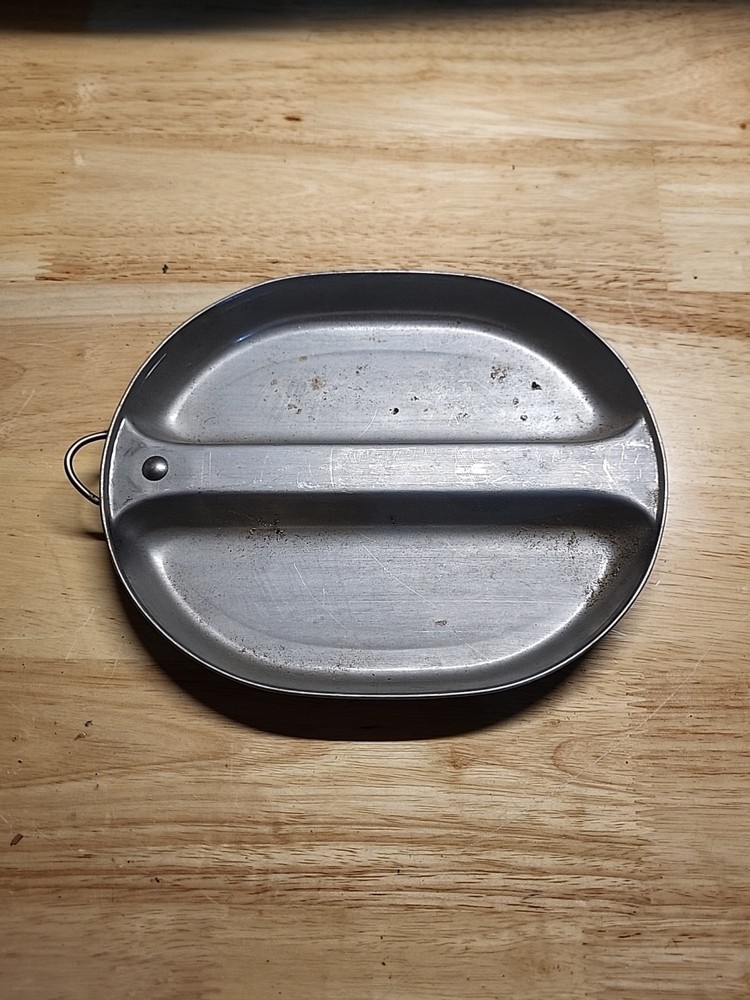 ORIGINAL WWII US ARMY & MARINE MESS KIT-DATED 1945